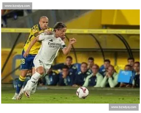 亚马尔遭炮轰引德比冲突:别学维尼修斯,梅西从不说皇马盗窃 亚马尔遭炮轰引德比冲突:别学维尼修斯,梅西从不说皇马盗窃